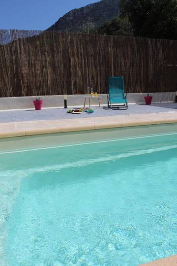 Cottage pour 8 personnes, avec piscine et jardin à Peille