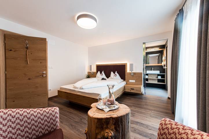 Ganze Wohnung, Ferienwohnung "Alpenhof Lodge Alpin Superior" mit Bergblick, Gemeinschaftspool & Sauna in Saltaus, St. Martin in Passeier