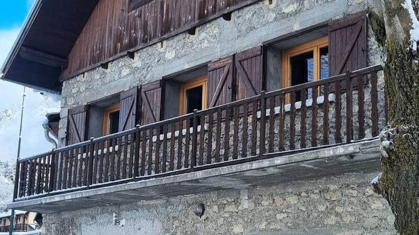 Chalet pour 13 personnes, avec balcon dans Vars (station de ski)