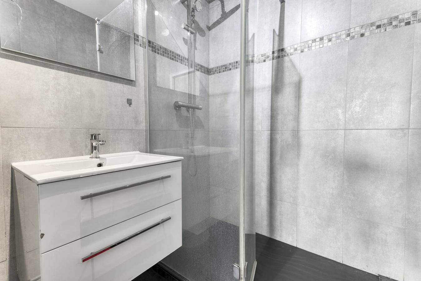 Appartement entier, Le Blum - Ac - Balcon - Porte de Bercy in Maisons-Alfort, Val-de-Marne