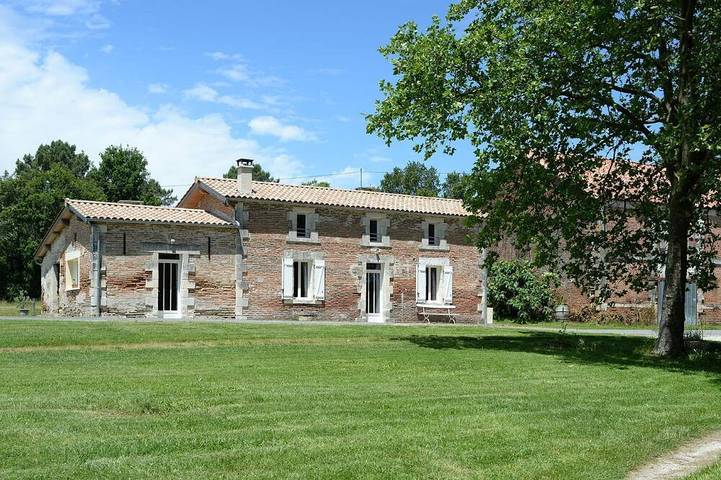Gîte pour 6 personnes, avec Terrasse et Jardin