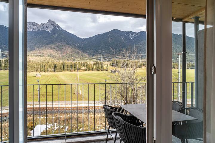 Appartement entier, Schwanen-Nest : vue sur les montagnes, balcon et Wi-Fi in Pflach, District de Reutte
