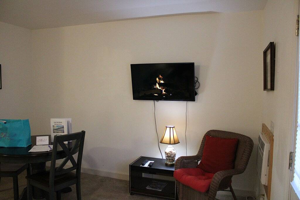 Ganze Wohnung, Heron's Nest - 1 Br kurzer Fußweg zum Strand! in Folly Beach, Charleston County