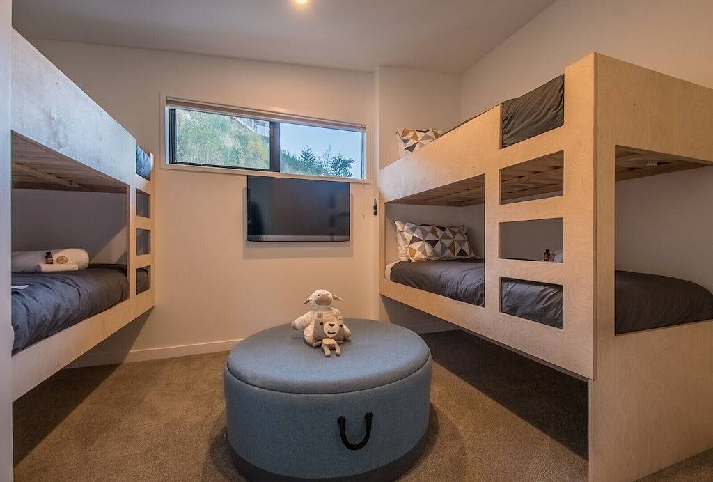 Villa for 8 People in Queenstown, Otago