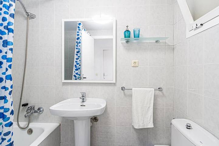 Apartamento entero, Apartamento con vistas al mar y acceso playa in Platja del Morer (Sant Pol de Mar), Sant Pol de Mar