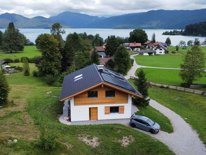 Dom dla 4 osób, z Balkon i Ogród oraz Widok na jezioro w Tölzer Land