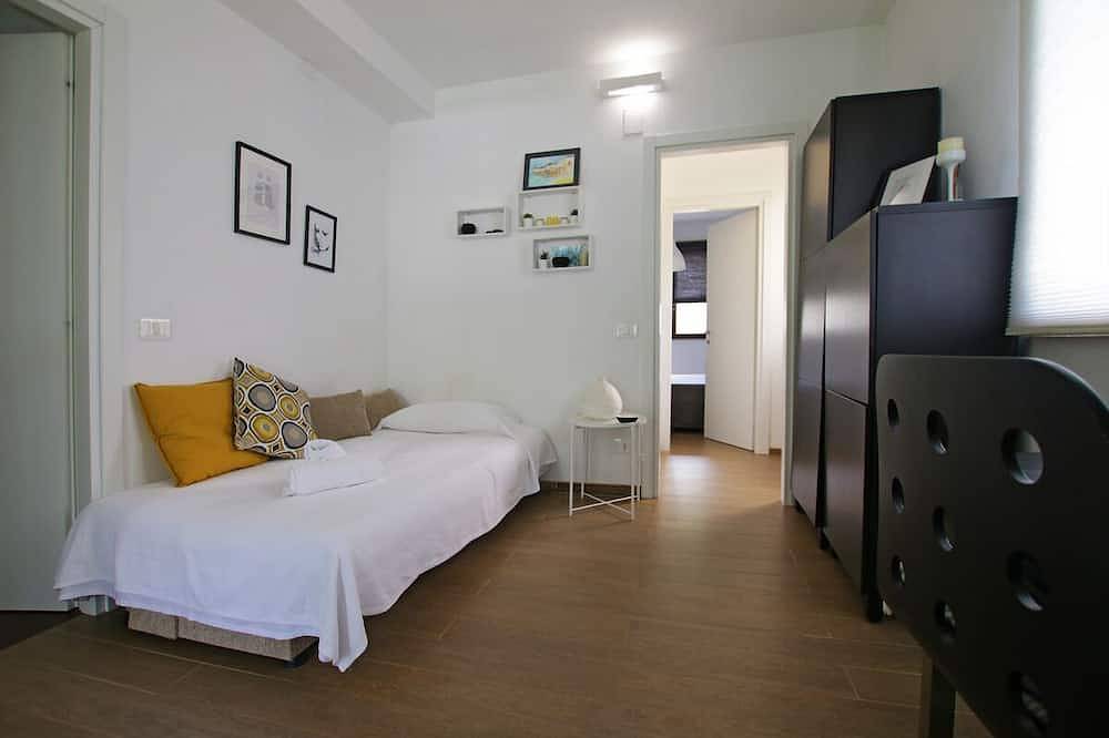 Green Suite - Villa moderna con piscina a sfioro privata, vista sul mare, Wi-Fi in Campofelice di Roccella, Provincia di Palermo