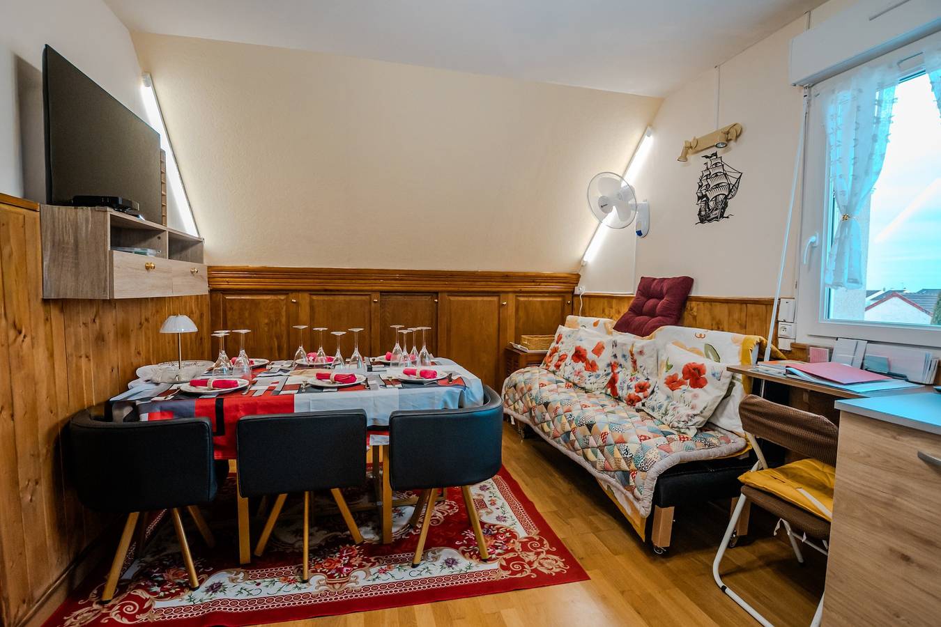 Apartamento entero, Apartamento 'Courseulles Como En Casa' con Terraza Privada y Wi-Fi in Courseulles-sur-Mer, Región de Caen