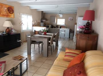 Gîte pour 4 personnes, avec terrasse et jardin, animaux acceptés à Labastide-Marnhac