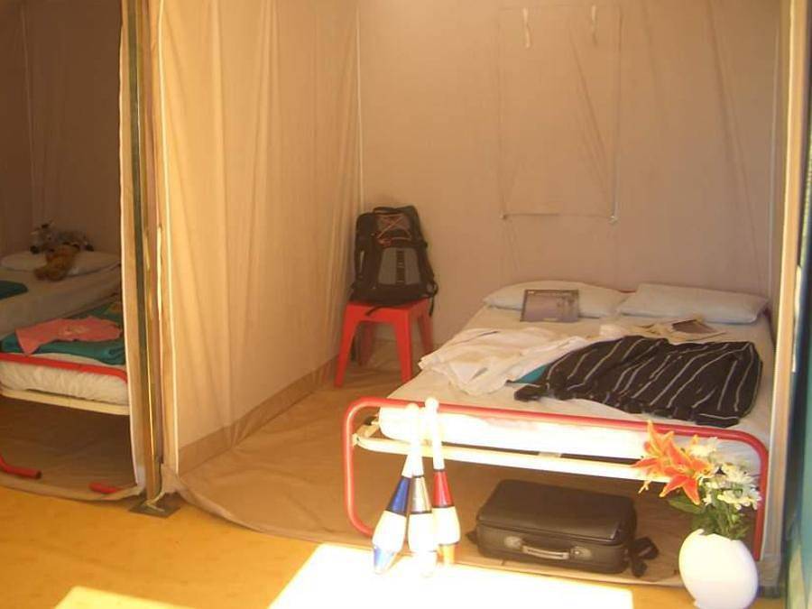 Camping Sites et Paysages - Beau Rivage  - Bungalow de lona 4 personas - Bengali - sin instalaciones sanitarias in Salles-Curan, Lago de Pareloup