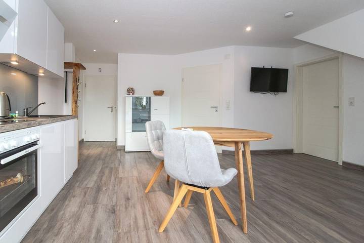 Ferienwohnung für 2 Personen, mit Balkon in Greetsiel - 3