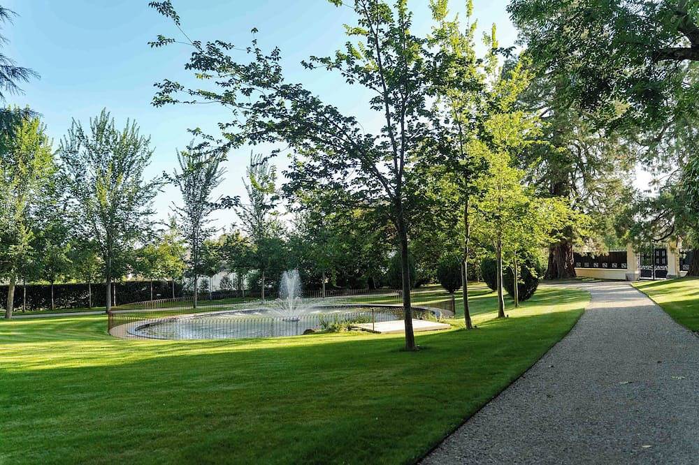 Domaine de l'Ormeau - Luxury Estate with Indoor Pool & Spa in Falaise, Normandy in Sainte-Thérèse-en-Pays-de-Falaise, Región de Caen