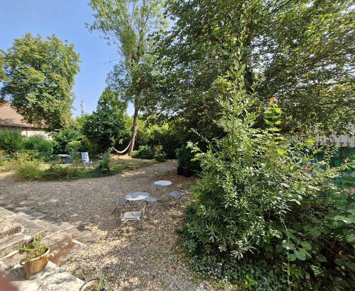 Gîte pour 4 personnes, avec Terrasse ainsi que Jardin et Vue à Bourbon-l'Archambault - 3