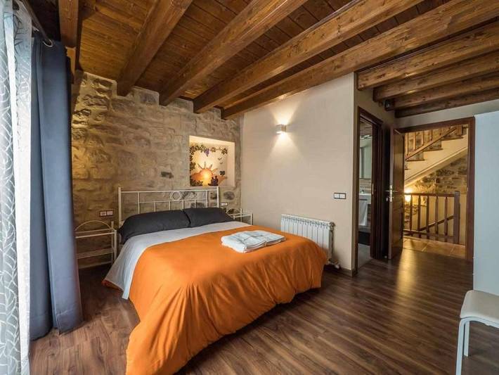 Casa rural para 4 personas, con Balcón además de Jacuzzi y Piscina en Matarraña - 2
