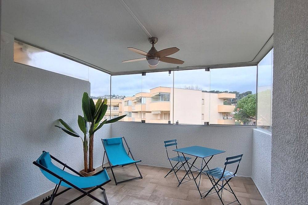 Appartement entier, Studio avec piscine au pied de l'Esterel in Mandelieu-la-Napoule, Côte méditerranéenne (France)