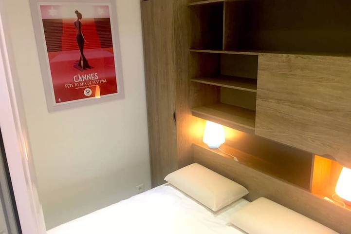 Apartamento entero, Cannes - Sea front apartment, beach front, pool, garden, internet, aircon in Cannes La Bocca, Cannes