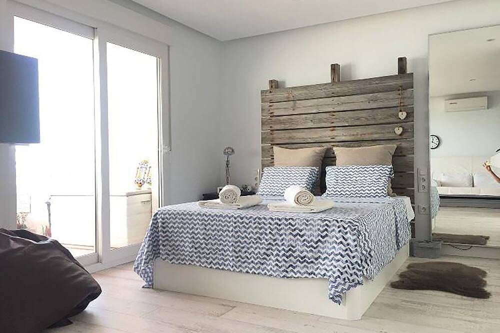 Entire apartment, Brand-new loft, right on the beach with a pool, in Matalascañas in Matalascañas, Almonte