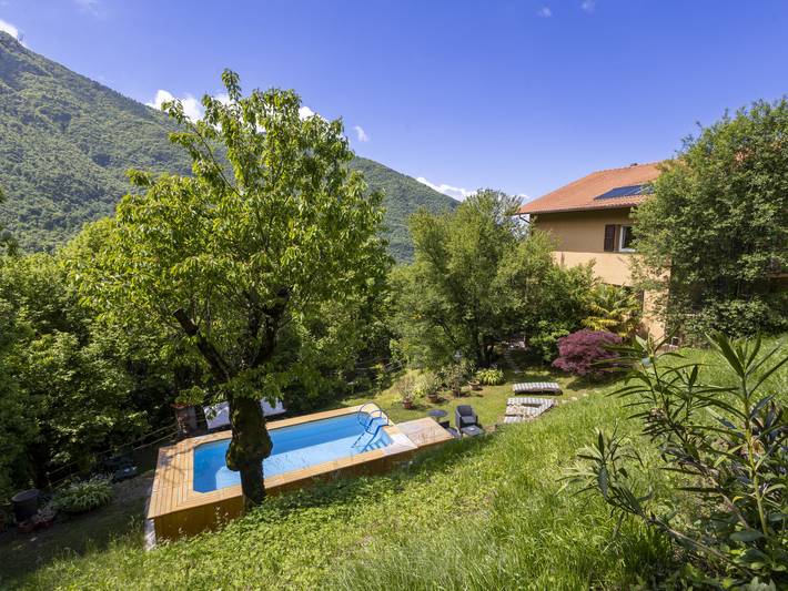 Casa vacanza per 16 persone, con giardino e terrazza, con animali domestici in Comune di Pisogne