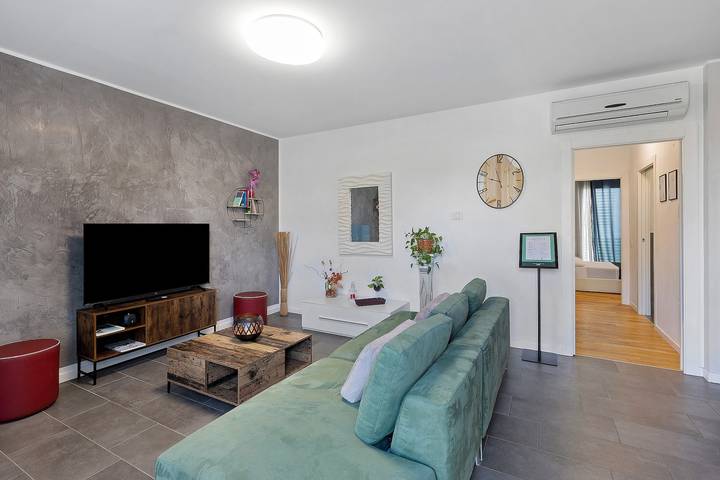 Hel lägenhet, Bellavista Luxury Home Apartment with Private Pool, Wi-Fi, and Air Conditioning in Peschiera del Garda, Gardabergen