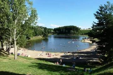 Camping pour 4 Personnes dans Champagnac-le-Vieux, Parc Naturel Régional Livradois-Forez, Photo 2