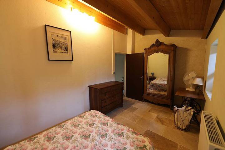 Location de vacances pour 8 personnes, avec jardin et terrasse, animaux acceptés à Saint-Ferréol-Trente-Pas - 4