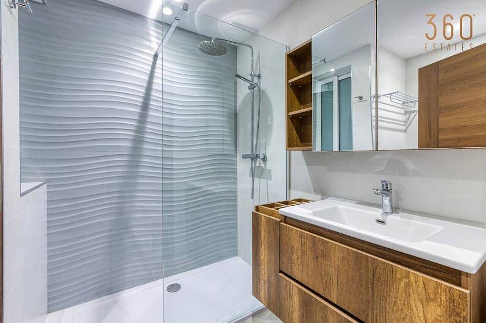 Apartamento inteiro, A fully equipped Apt with private balcony & Pool in San Giljan, Ilha de Malta
