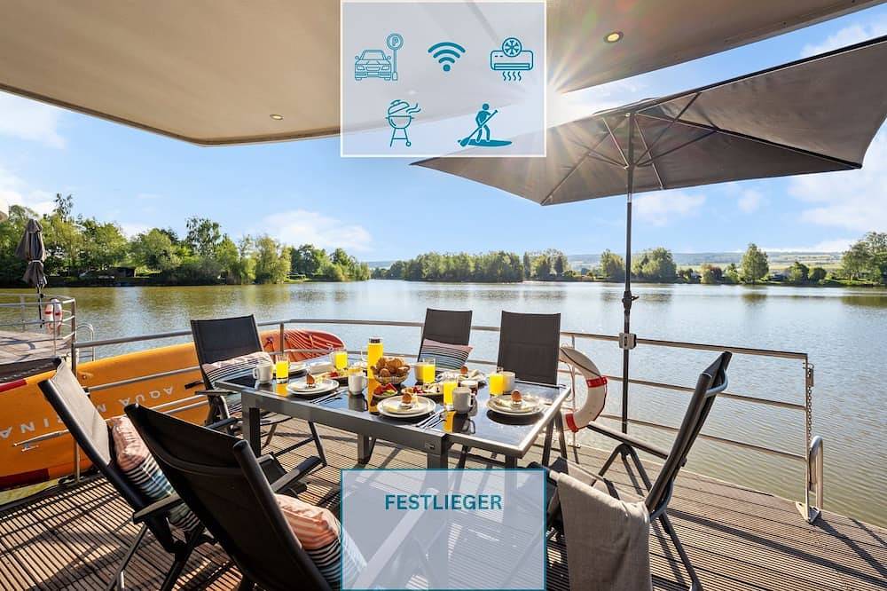 Floatinghouse Scarlett: Seeblick, Terrasse & Natur pur in Höxter, Kreis Höxter