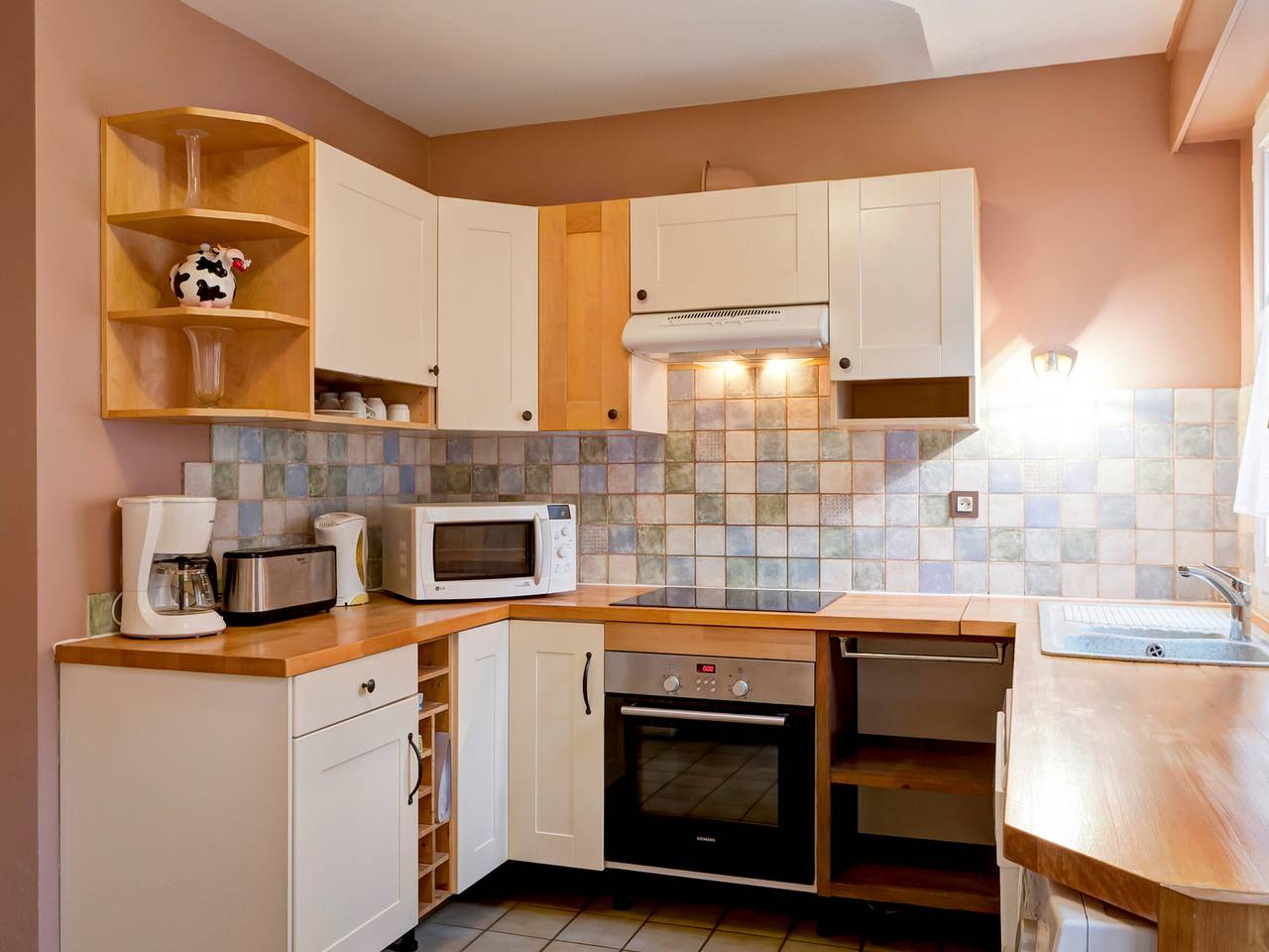 Entire apartment, Bright 3-room apartment for 6 with balcony, parking, Wifi, pets allowed in Brides-les-Bains, Les Trois Vallées