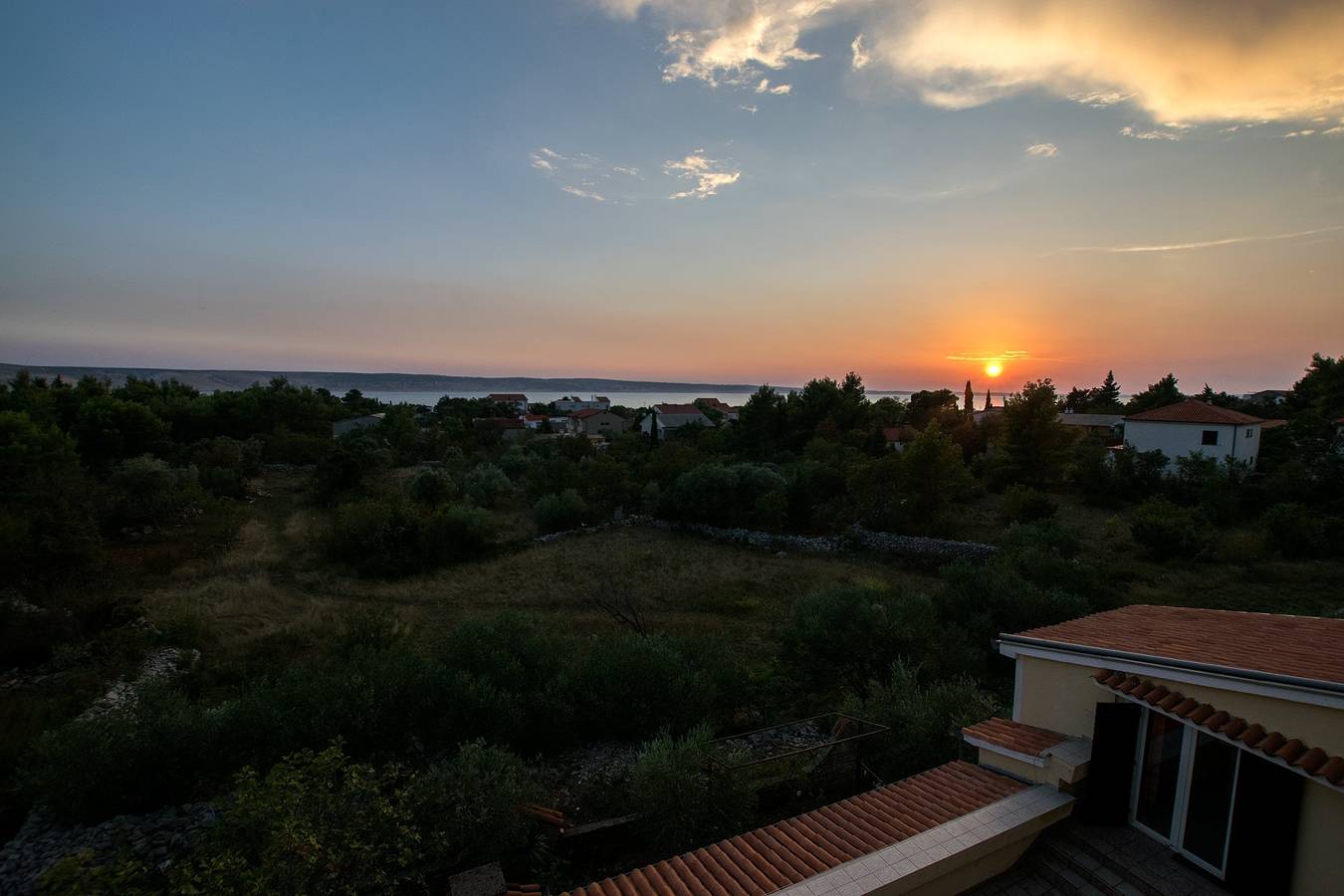 Ganze Wohnung, Ferienwohnung für 6 Personen mit Balkon in Starigrad Paklenica, Starigrad