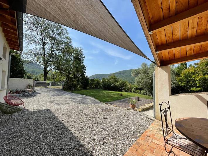 Location de vacances pour 4 personnes, avec jardin et vue à La Bégude-de-Mazenc - 2