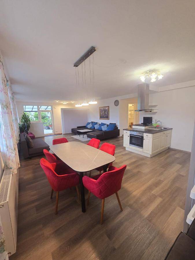 Apartamento de vacaciones para 8 personas, con terraza además de vistas y jardín, Se admiten mascotas - 1