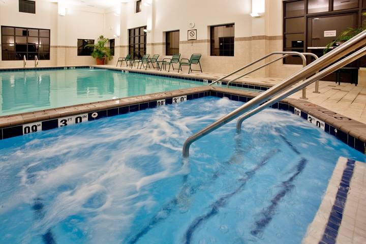 Entire studio, Staybridge Suites Chesapeake Virginia Beach in Chesapeake, Virginia