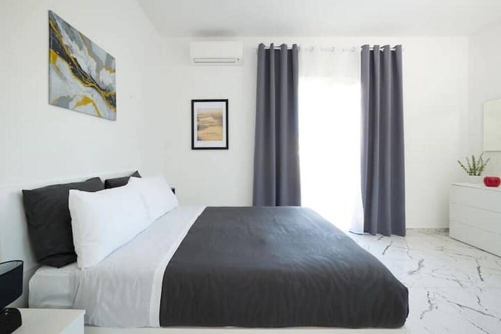 Elegant Suite with Balcony, Lake View, Wi-Fi and Free Parking in Arona (Lago Maggiore), Municipio de Arona