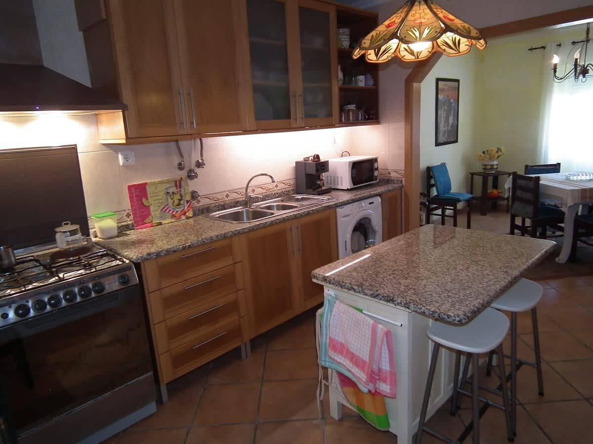 Ganze Wohnung, Ferienwohnung für 4 Personen mit Garten in Atalaia, Lissabon Distrikt