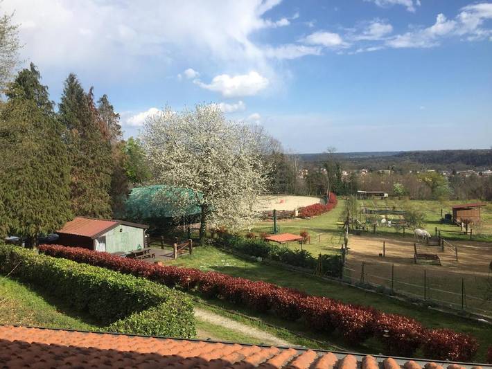 Appartamento per 4 persone, con Balcone e Idromassaggio nonché Terrazza e Giardino a Varallo Pombia