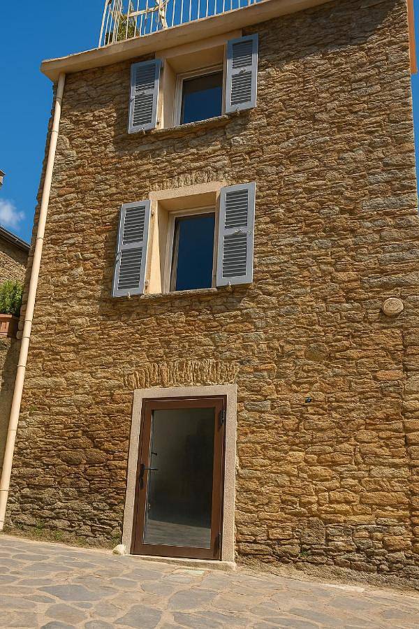 Location de vacances pour 8 personnes, avec vue et jardin à Porri - 2