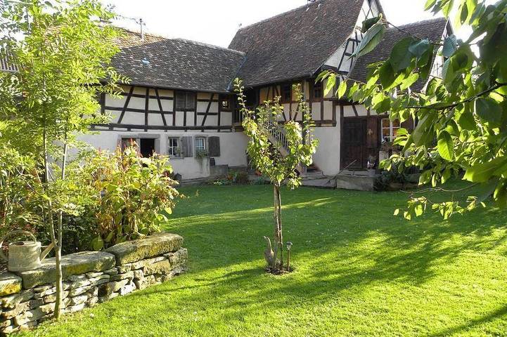 Gîte pour 5 personnes, avec balcon ainsi que jardin et jacuzzi, animaux acceptés à Rangen