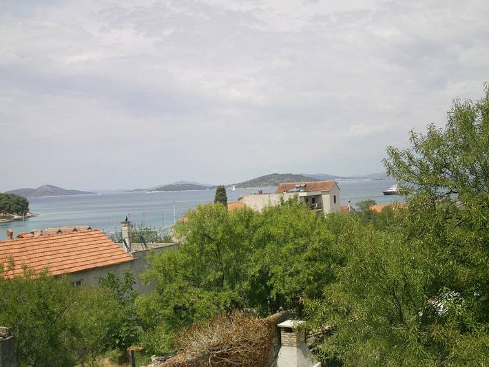 Ganze Wohnung, Ferienwohnung in Zlarin mit Balkon, W-Lan, Waschmaschine (3813-1) in Zlarin (Kroatische Adria), Dalmatinische Inseln