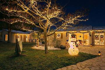 Location de vacances pour 12 personnes, avec terrasse et jardin, animaux acceptés dans Plage de Trousse-Chemise