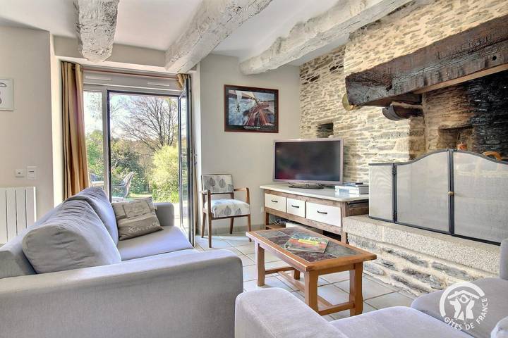 Gîte pour 7 personnes, avec terrasse ainsi que piscine et jardin à Guillac - 3