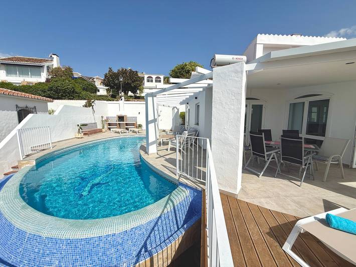 Hel lägenhet, Lägenhet för 4 Personer med balkong in Playa de Burriana, Nerja
