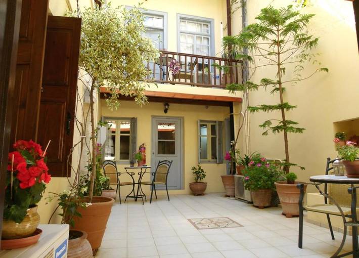 B&b per 2 persone, con Balcone e Terrazza nonché Giardino in Chania