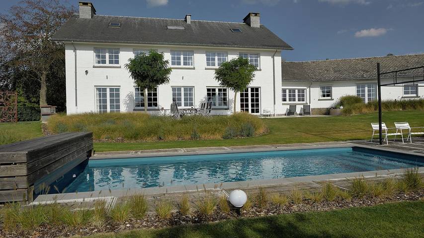Vakantiehuis voor 9 personen, with terras and sauna as well as zwembad and tuin in Theux