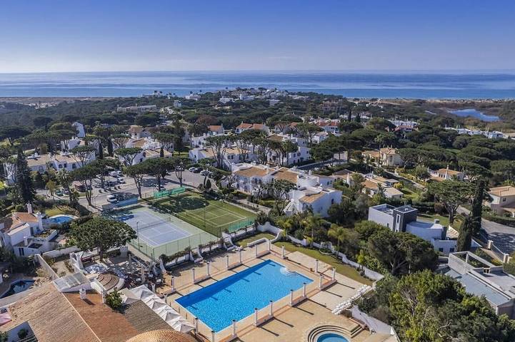 Apartment for 4 people, with garden and pool in Quinta do Lago