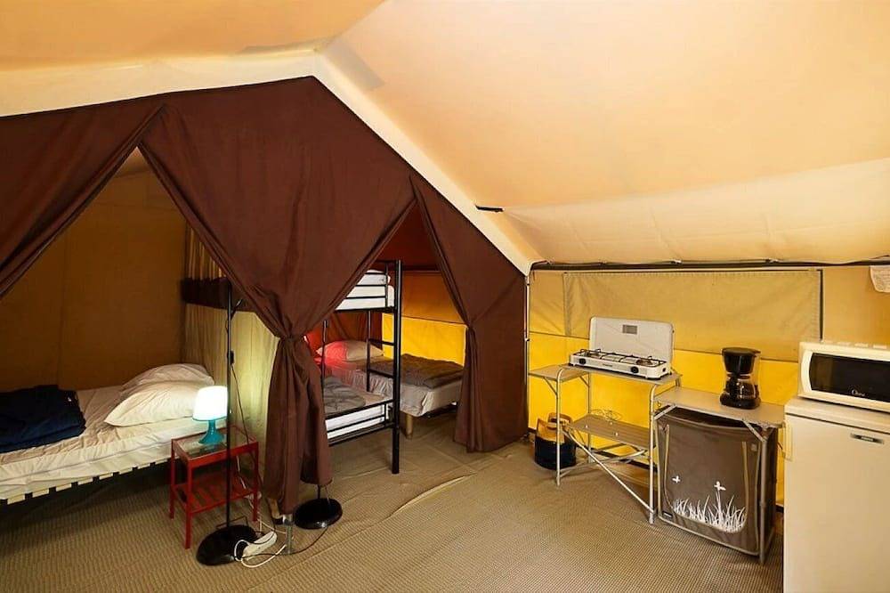 Zecamping 3* familial piscine chauffée pet friendly locatif 20m2 in Montpon-Ménestérol, Périgord Blanc