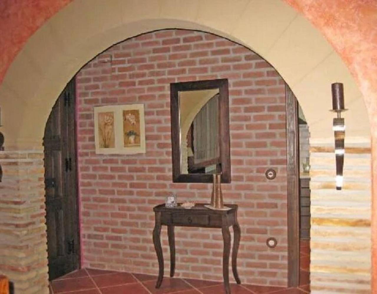 Country House 'Casa Las Almenadas' with Private Pool, Wi-Fi and Air Conditioning in Poleñino, Huesca Province