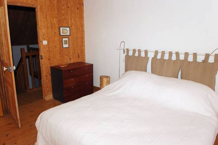 Location de vacances pour 6 personnes, avec jardin à Cheylade - 2