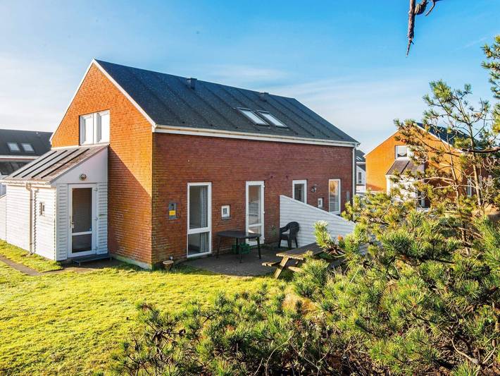 Ferieudlejning for 6 personer, med pool og have samt terrasse, børnevenlig på Rømø