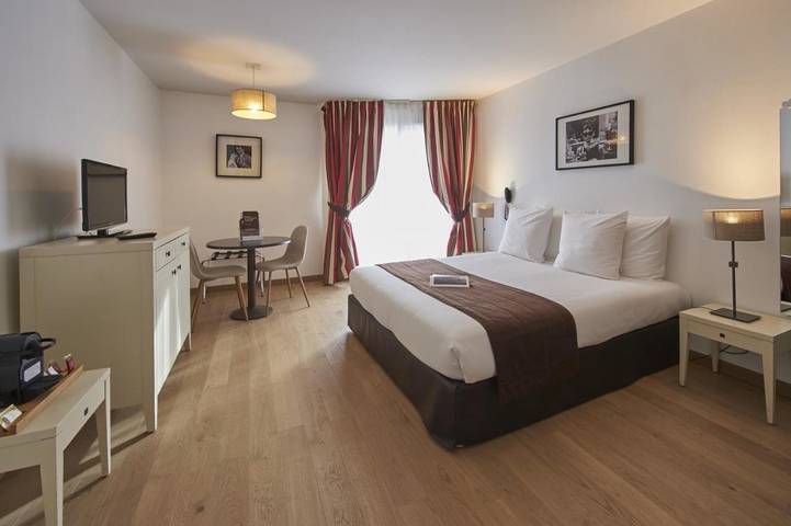 Hôtel pour 2 personnes, avec terrasse à Chatou - 4