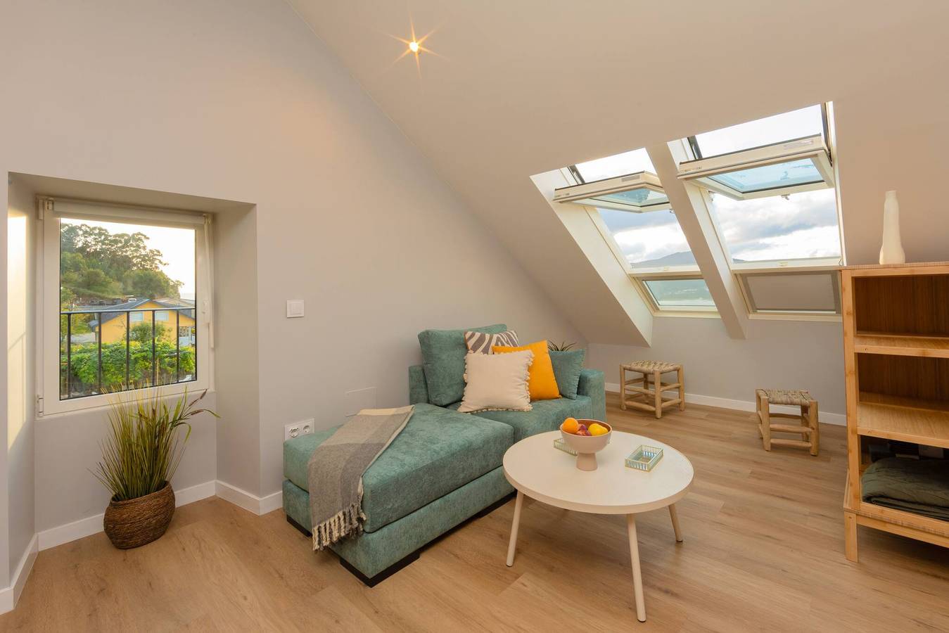 Entire apartment, Terrace, jacuzzi and spectacular views of the estuary in Boa, Noia